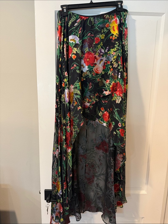 Alice + Olivia Dresses & Skirts - Alice + Olivia Black Floral High-Low Maxi Skirt